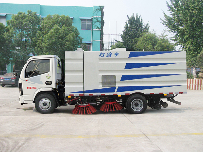 中潔牌XZL5070TSL6多利卡掃路車(chē)